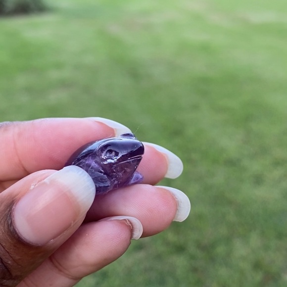 Amethyst Frog Carving - Picture 4 of 4
